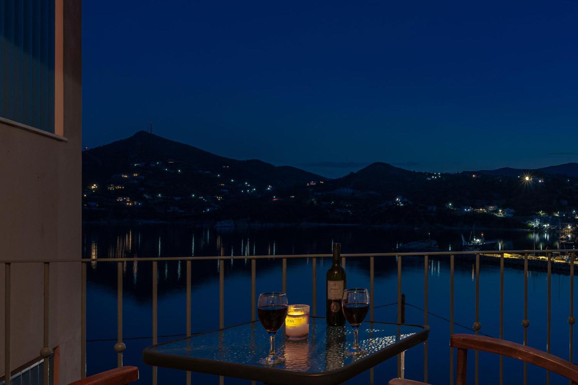 Niovi Seaview Apartments 아이 아포스톨리 외부 사진