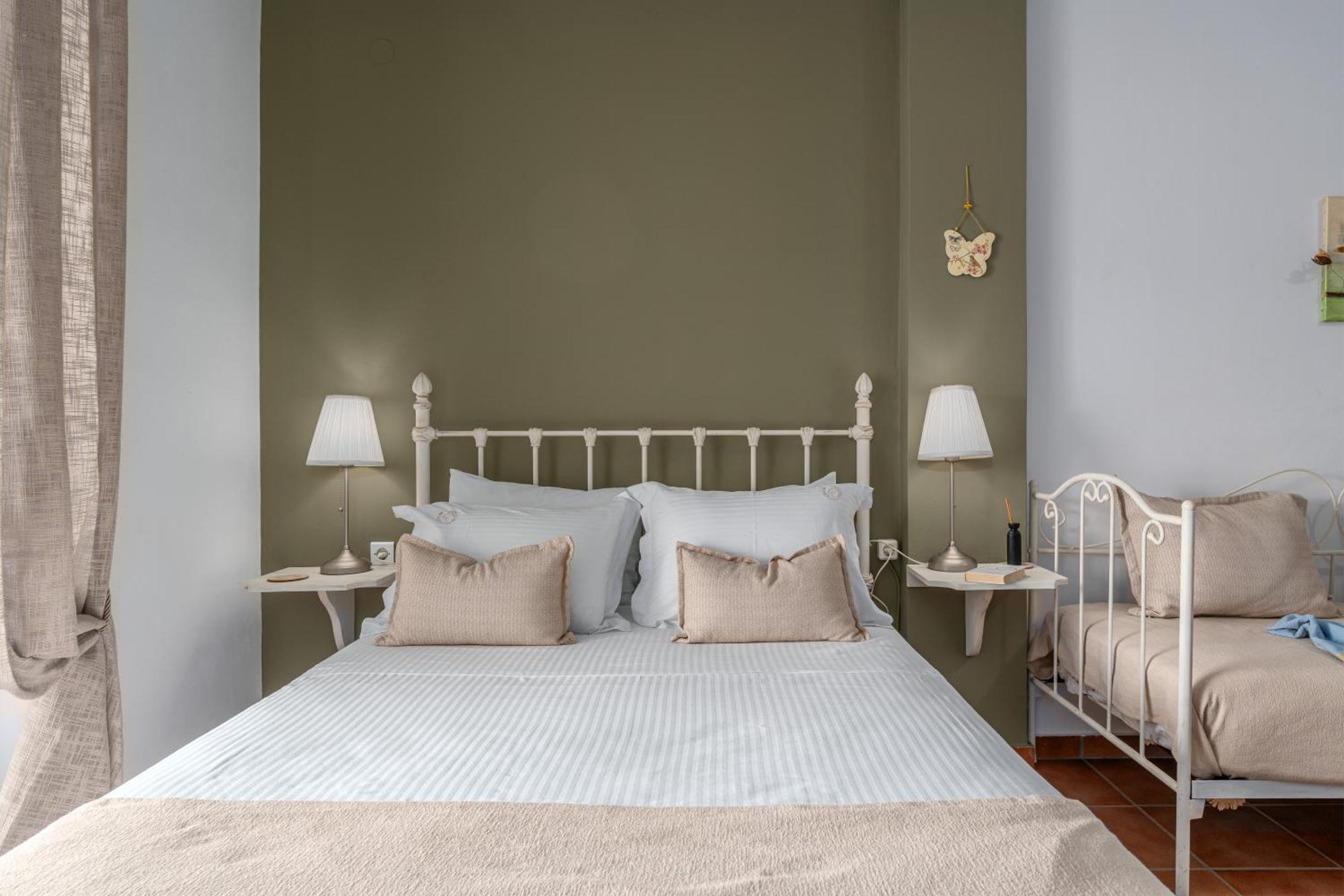 Niovi Seaview Apartments 아이 아포스톨리 외부 사진