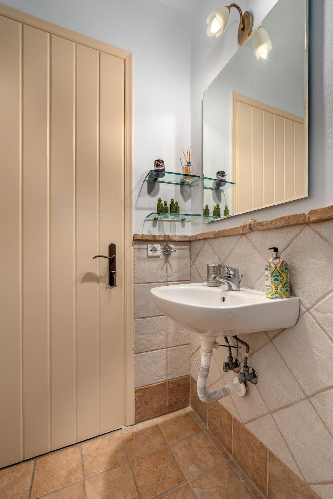 Niovi Seaview Apartments 아이 아포스톨리 외부 사진