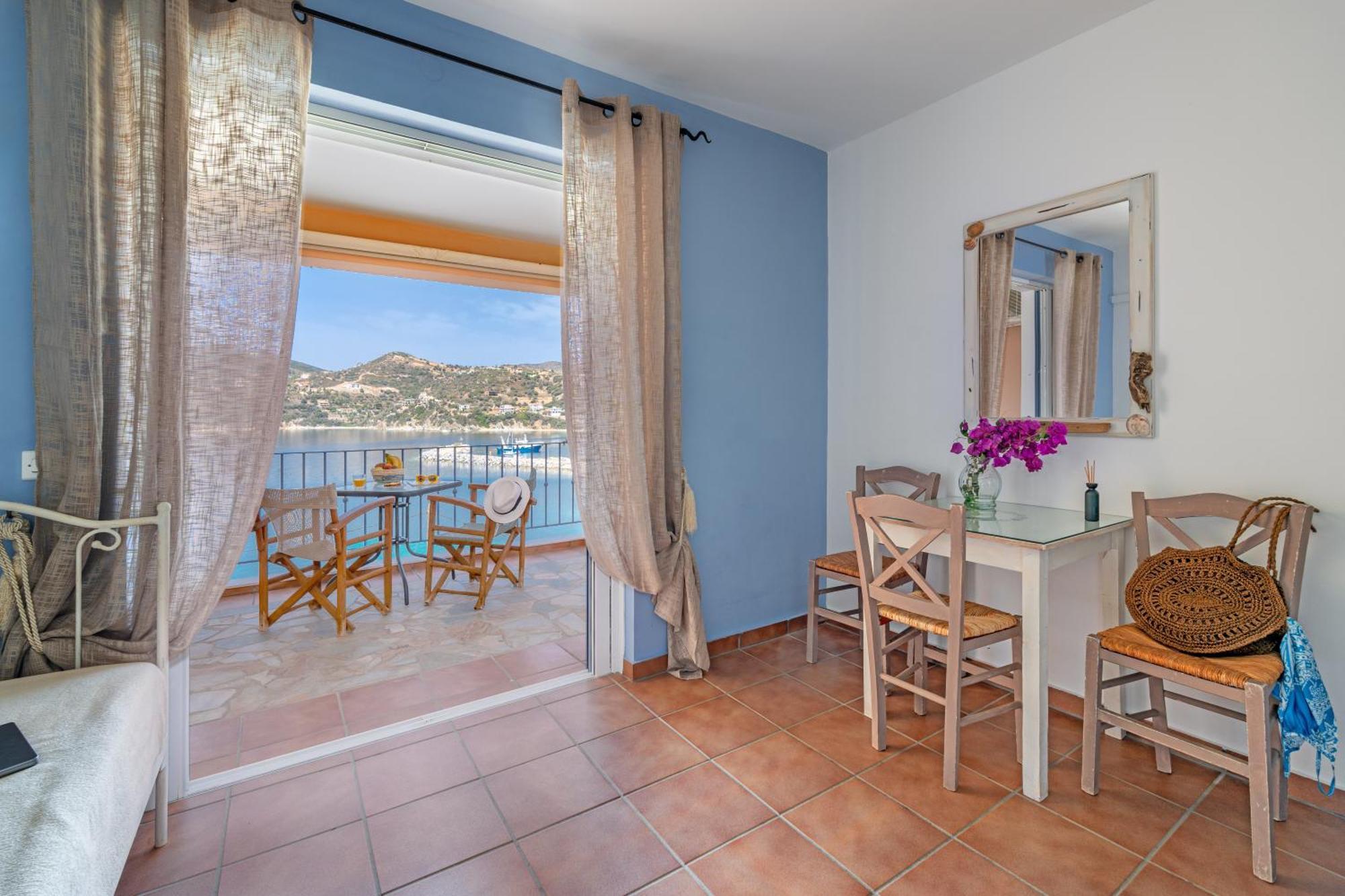 Niovi Seaview Apartments 아이 아포스톨리 외부 사진
